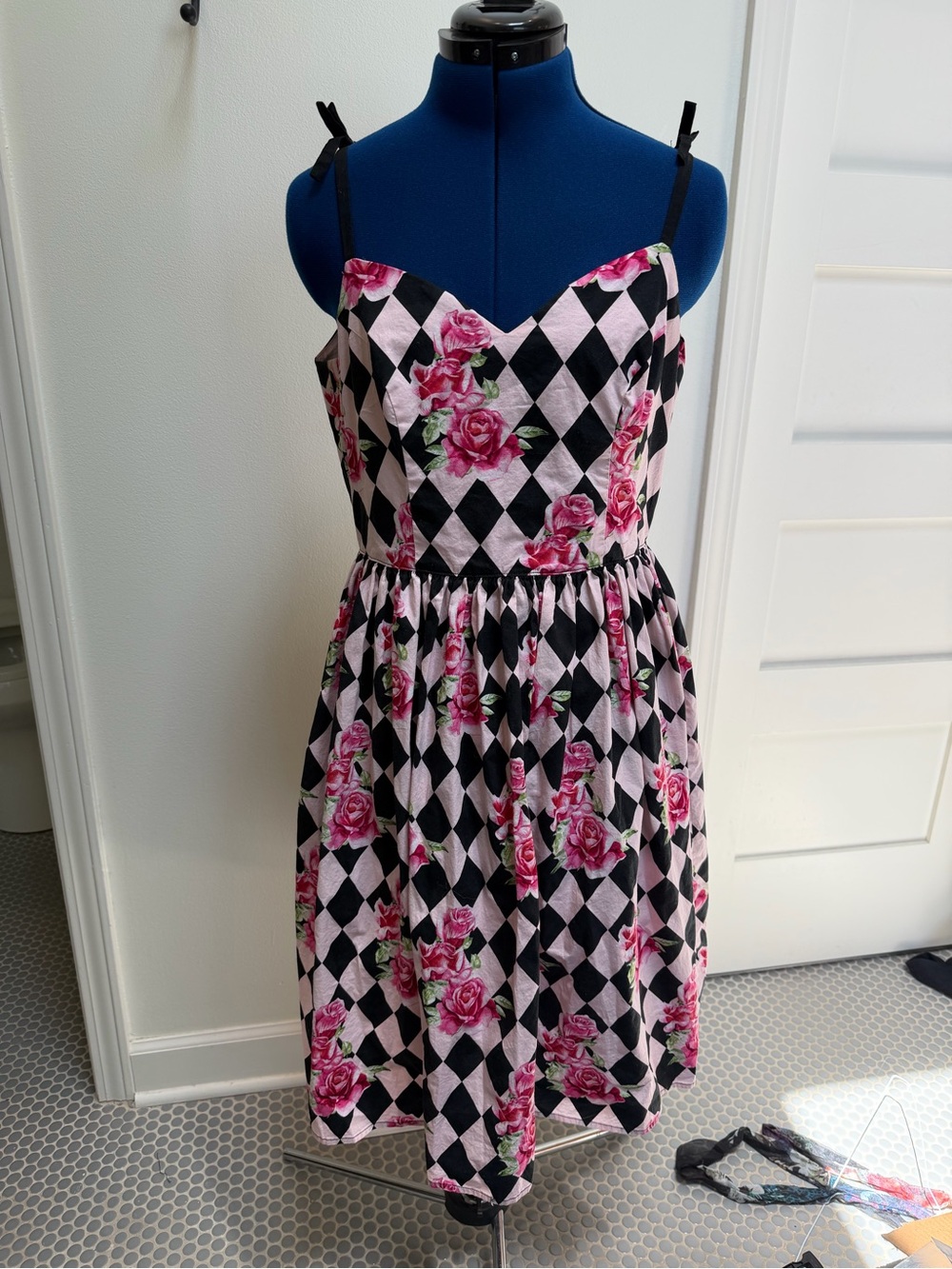 Hell Bunny Harlequin Floral Retro Dress with Pink Roses - Picture 3 of 9